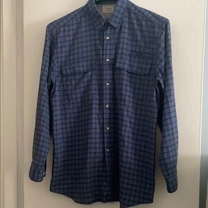 NWOT, L.L. Bean Blue Casual Button Down Shirt with Classic Design